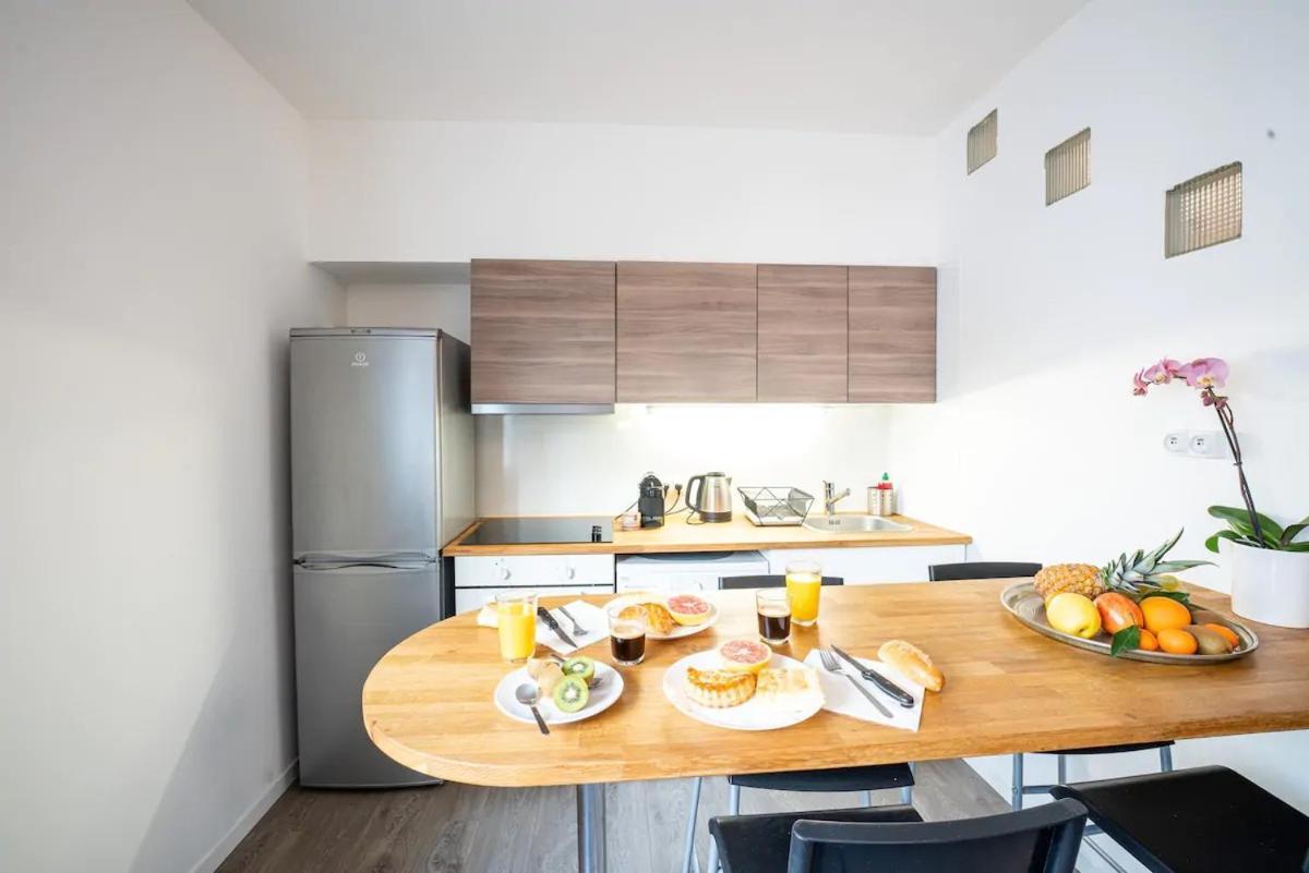 Appartement Centre Village, Clim Et Parking Gratuit Aigues-Mortes Exterior photo